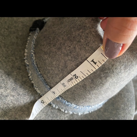 Wide brimmed wool hat - Picture 3 of 5